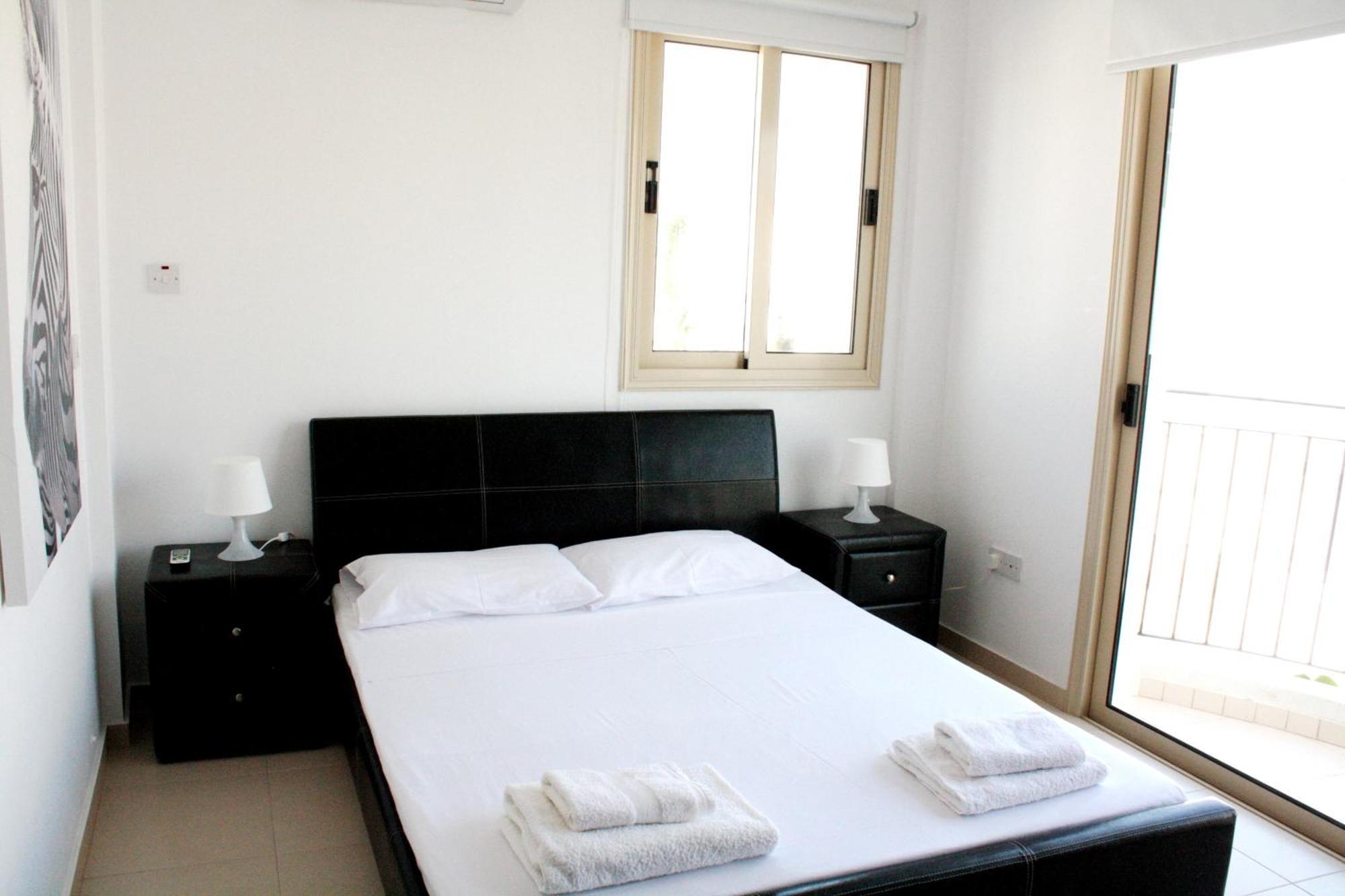 Palm Tree Villas โปรทาราส ภายนอก รูปภาพ