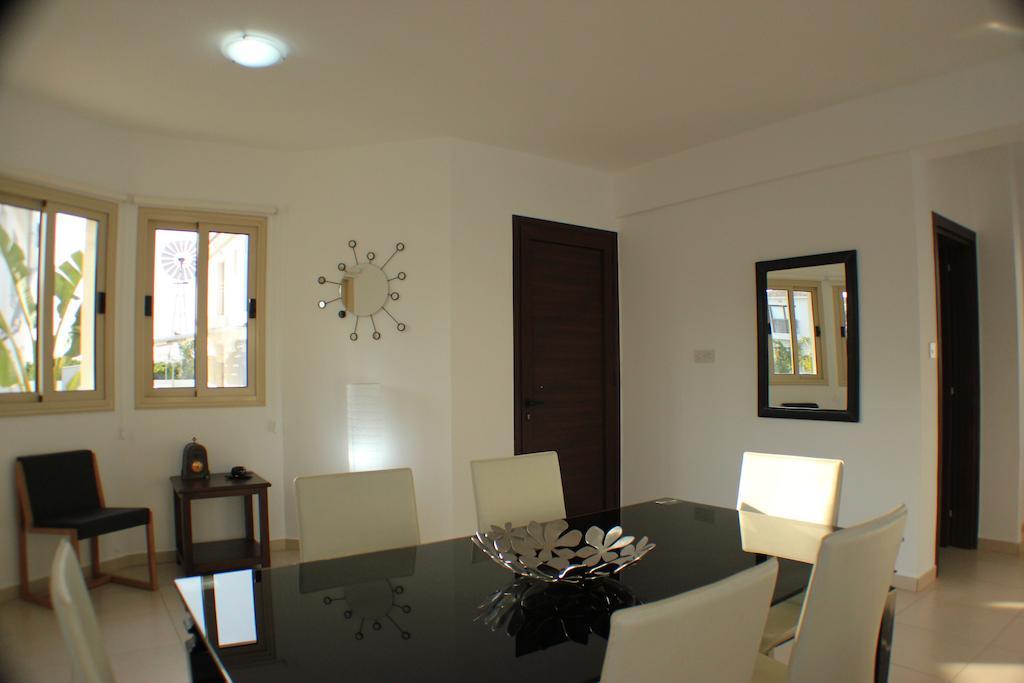 Palm Tree Villas โปรทาราส ภายนอก รูปภาพ