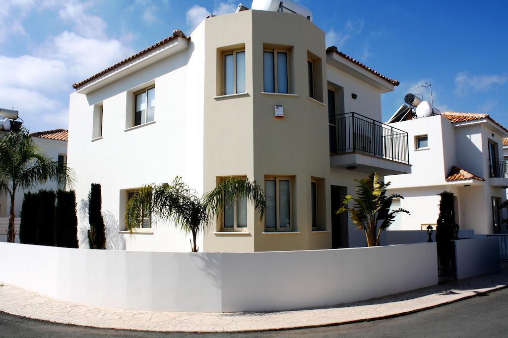Palm Tree Villas โปรทาราส ภายนอก รูปภาพ
