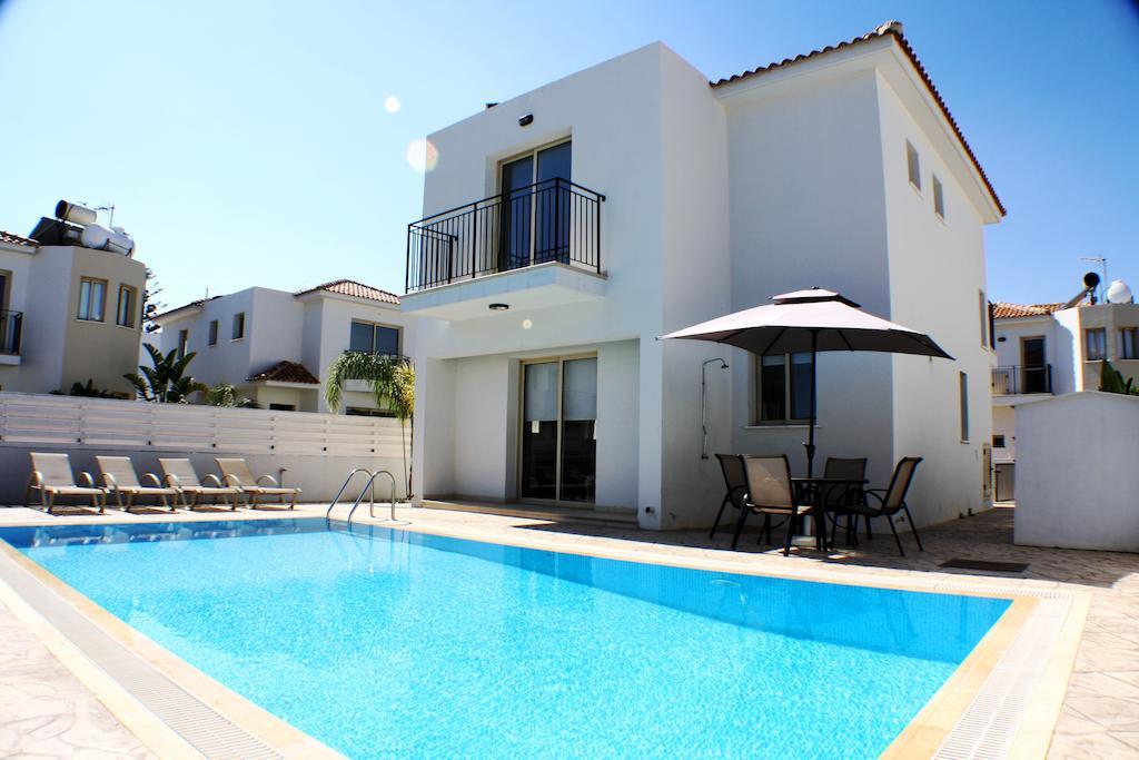 Palm Tree Villas โปรทาราส ภายนอก รูปภาพ